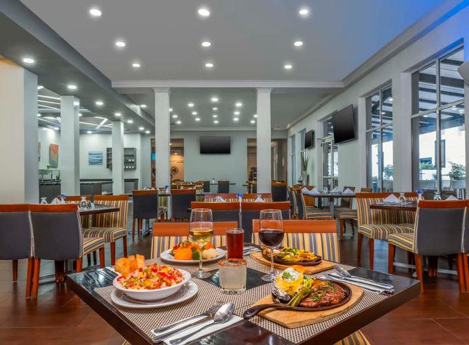 Restaurante Urbano Krystal Urban® Monterrey San Jeronimo Restaurante Urbano Krystal Urban® Monterrey San Jeronimo