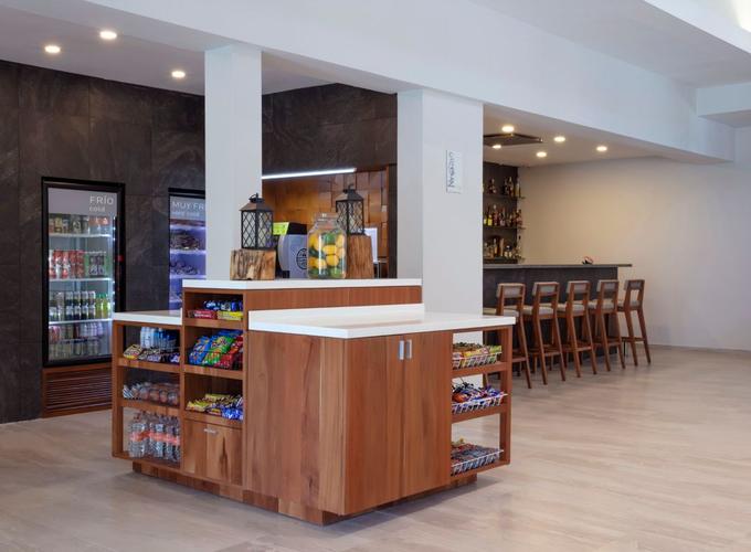 Pantry Krystal Urban® Monterrey San Jeronimo Pantry Krystal Urban® Monterrey San Jeronimo