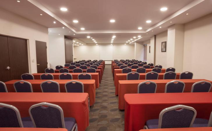 Constitución Krystal Urban® Monterrey San Jeronimo Constitución Krystal Urban® Monterrey San Jeronimo