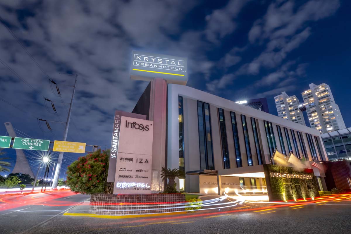 Krystal Urban® Monterrey San Jerónimo Krystal Urban® Monterrey San Jerónimo